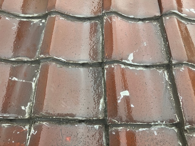 ラバーロックされた瓦